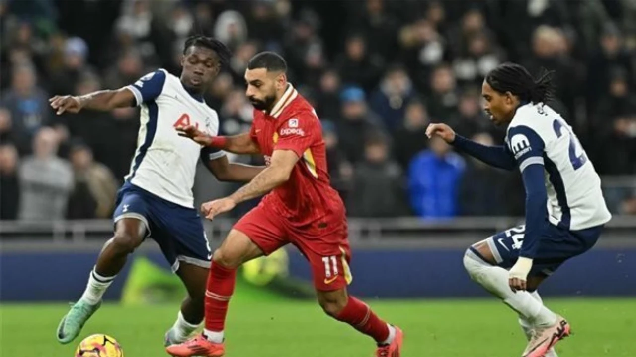 موعد مباراة ليفربول وتوتنهام في الدوري الإنجليزي والقنوات الناقلة للمواجهة المرتقبة